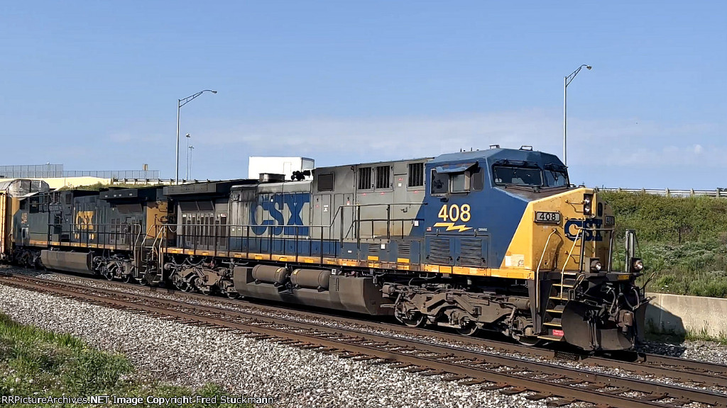 CSX 408 leads M216.